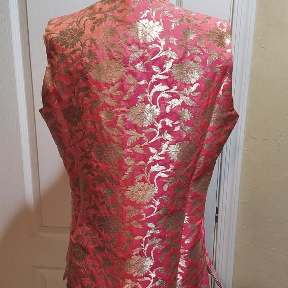 Floral Foil Vest - Picture 2 of 6